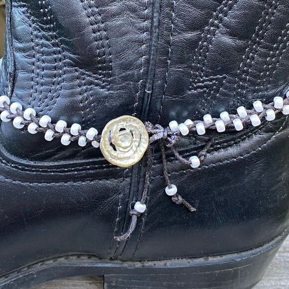 New Hand Made Western Brown & Pearlized Circle Boot Charm/Double Wrap Bracelet - Picture 3 of 10
